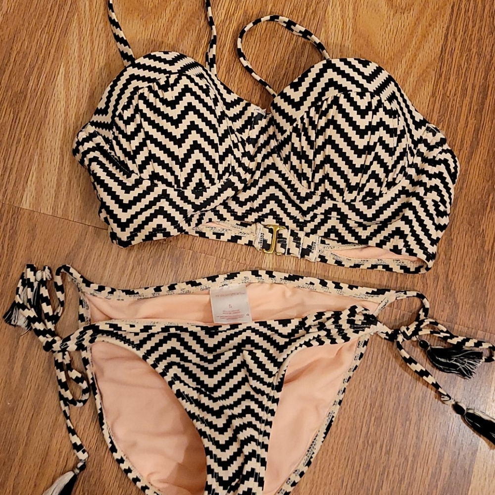 Xhilaration Size Small Bathing Suit